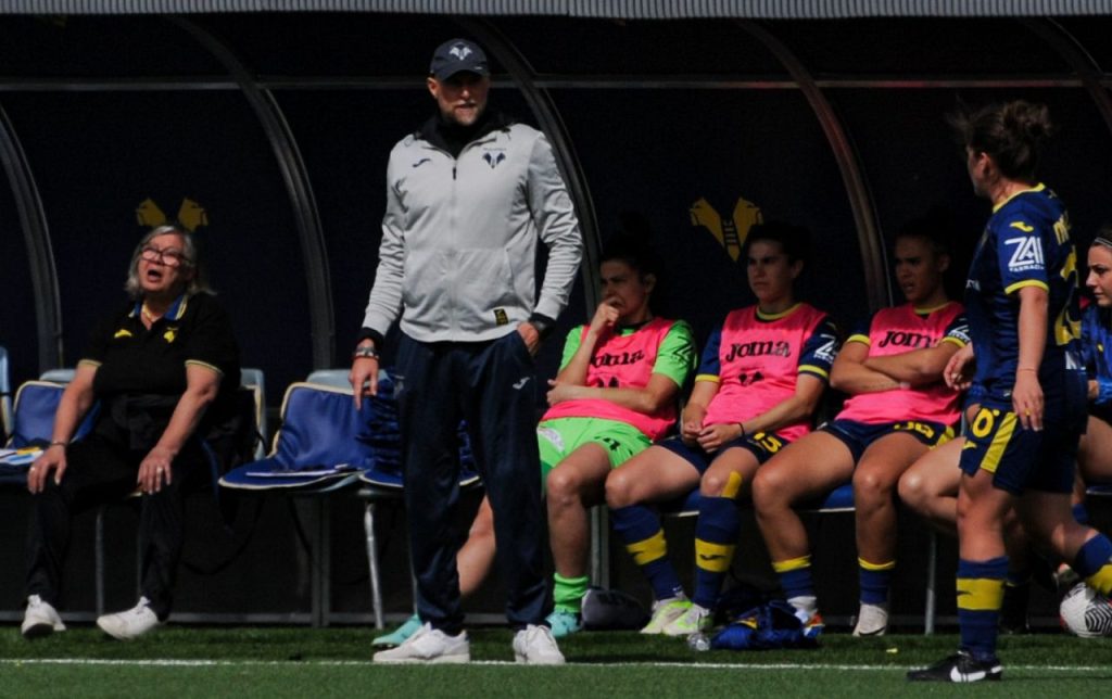 matteo pachera allenatore hellas verona women