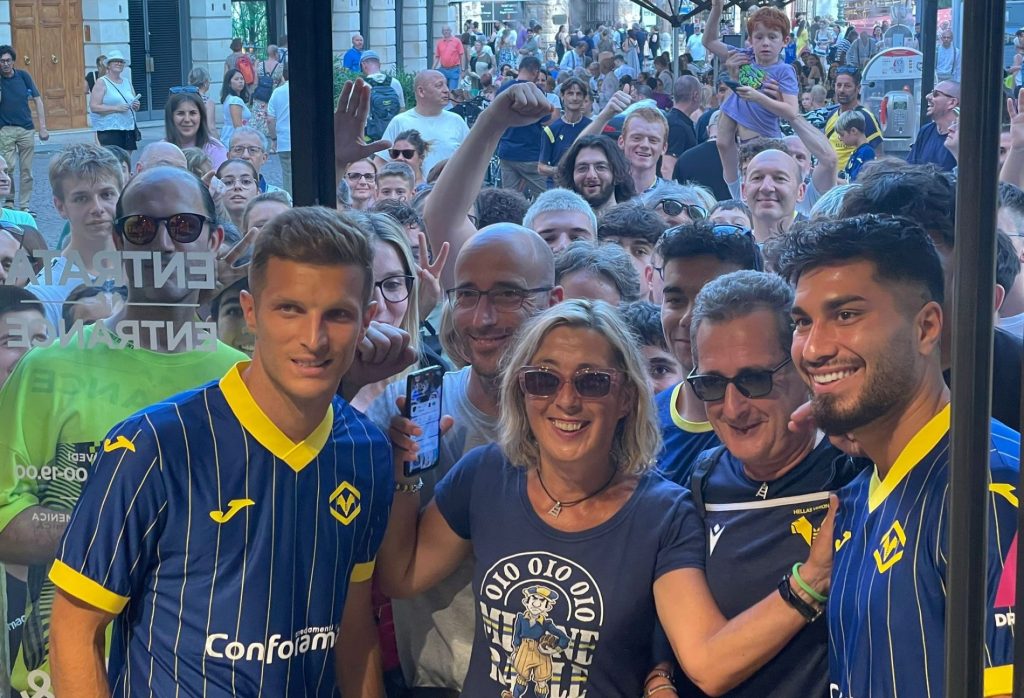 presentazione maglie 2024 2025 hellas store