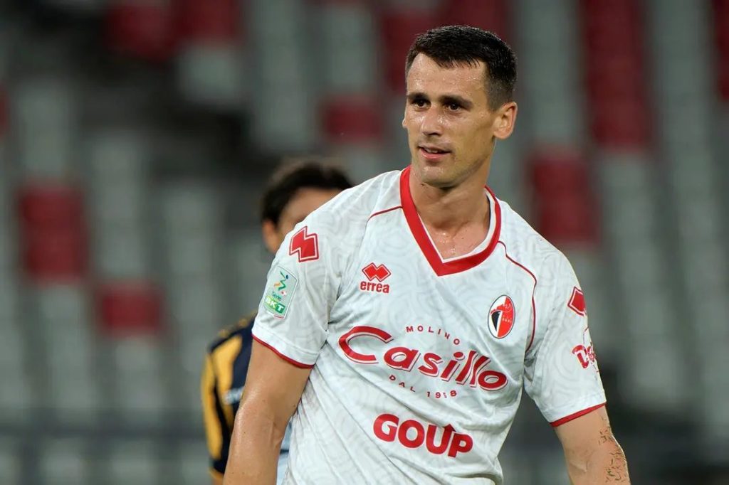 kevin lasagna hellas verona bari