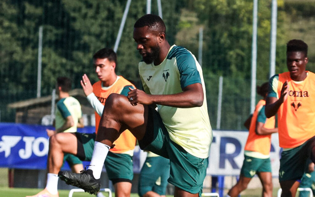 allenamento akpa akpro hellas verona