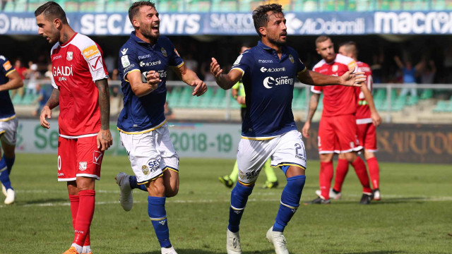 Karim Laribi e Almici
Verona 16-09-2018 Lo stadio Bentegodi 3 giornata di campionato Serie B 2018/2019 Hellas Verona / Carpi
Foto Alberto Mariani SilPress