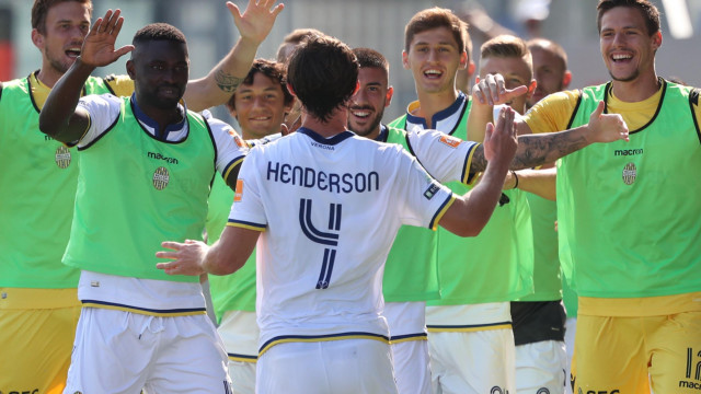 CROTONE - HELLAS VERONA 22-09-2018. ESULTANZA DI HENDERSON. ALBERTO MARIANI/SILPRESS
