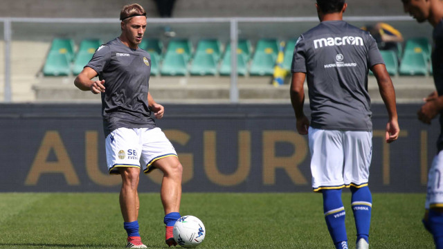 Riscaldamento Crescenzi
Verona 16-09-2018 Lo stadio Bentegodi 3 giornata di campionato Serie B 2018/2019 Hellas Verona / Carpi
Foto Alberto Mariani SilPress