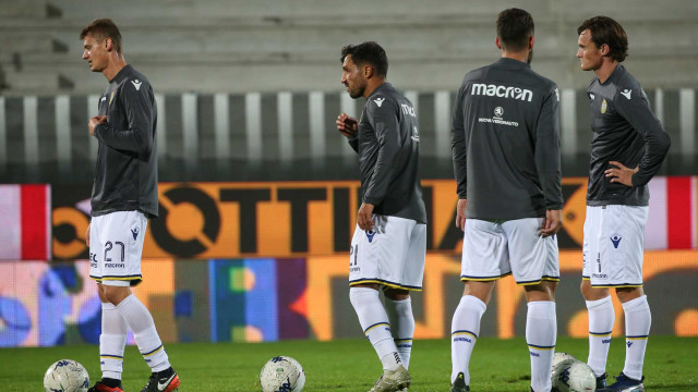Riscaldamento hellas - Henderson, Laribi, Dawidowicz
Ascoli 30 -10-2018 10 giornata di campionato Serie B 2018/2019
Ascoli / Hellas Verona
Foto Alberto Mariani SilPress