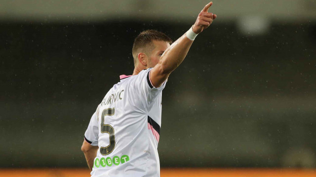 SLOBODAN RADKOVIC ESULTANZA GOAL 1-1
VERONA 23 -11-201813 giornata di campionato Serie B 2018/2019
Hellas Verona / Palermo
Foto Alberto Mariani SilPress