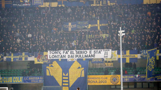VERONA-CROTONE 10-02-2019 STRISCIONE IN CURVA DELL'HELLAS. SILPRESS