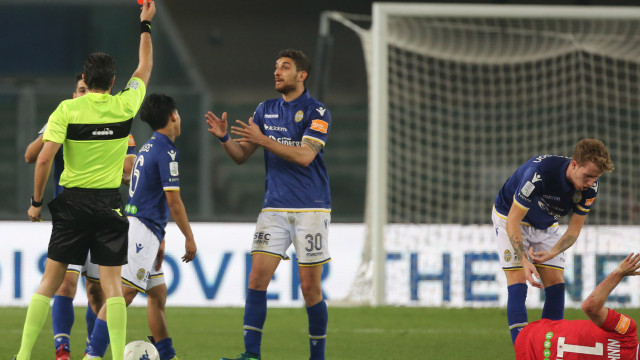 Espulsione seung-woo lee
Verona 16 -03 -2019 campionato Serie B 29 Giornata 2018 / 2019
Hellas Verona - Ascoli
Foto Alberto Mariani SilPress