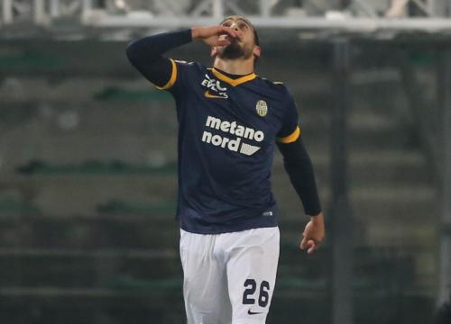HELLAS  VERONA  /  BOLOGNA  20 -11- 2017 CAMPIONATO SERIE A TIM 2017 -18 SILVER PRESS  PH ALBERTO MARIANI . NELLA FOTO - MARTIN CACERES ESULTANZA GOAL 2-1