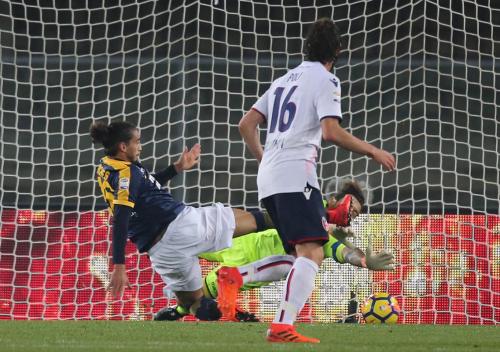 HELLAS  VERONA  /  BOLOGNA  20 -11- 2017 CAMPIONATO SERIE A TIM 2017 -18 SILVER PRESS  PH ALBERTO MARIANI . NELLA FOTO - MARTIN CACERES GOAL 2-1