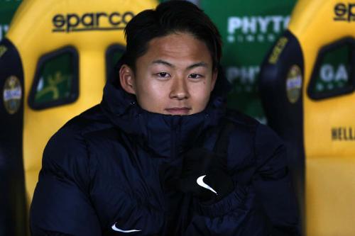 HELLAS  VERONA  /  BOLOGNA  20 -11- 2017 CAMPIONATO SERIE A TIM 2017 -18 SILVER PRESS  PH ALBERTO MARIANI . NELLA FOTO - SEUNG WOO LEE