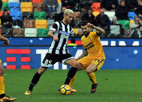 UDINESE-VERONA 23-12-2017 DANIEL BESSA E VALON BEHRAMI. SILPRESS