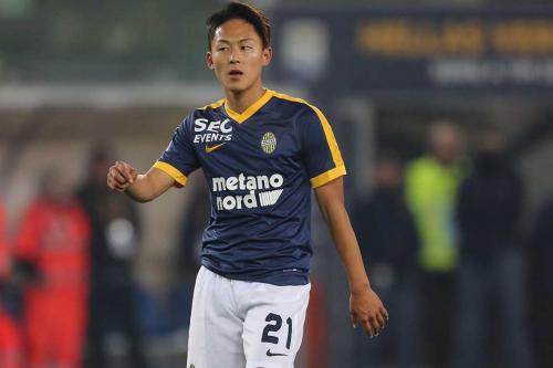 HELLAS  VERONA  /  BOLOGNA  20 -11- 2017 CAMPIONATO SERIE A TIM 2017 -18 SILVER PRESS  PH ALBERTO MARIANI . NELLA FOTO - SEUNG WOO LEE