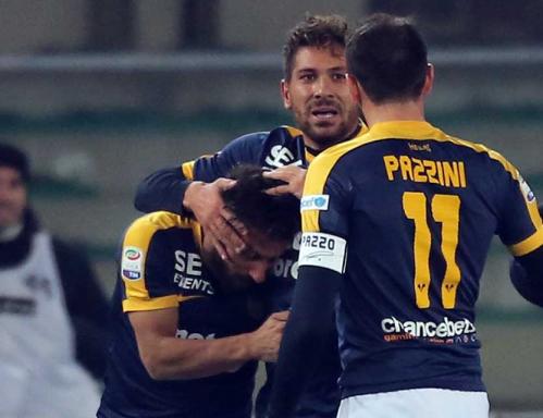 HELLAS  VERONA  /  BOLOGNA  20 -11- 2017 CAMPIONATO SERIE A TIM 2017 -18 SILVER PRESS  PH ALBERTO MARIANI . NELLA FOTO - ALESSIO CERCI ESULTANZA GOAL 1-0