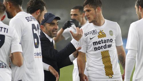 VERONA, ITALIA 29 NOVEMBRE 2017, STADIO MARC'ANTONIO BENTEGODI, IV° TURNO ELIMINATORIO DI TIM CUP 2017/2018, INCONTRO TRA LE SQUADRE DEL CHIEVO VERONA E DELL'HELLAS VERONA, NELLA FOTO: ESULTANZA GOL FARES