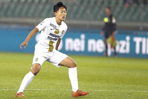 VERONA, ITALIA 29 NOVEMBRE 2017, STADIO MARC'ANTONIO BENTEGODI, IV° TURNO ELIMINATORIO DI TIM CUP 2017/2018, INCONTRO TRA LE SQUADRE DEL CHIEVO VERONA E DELL'HELLAS VERONA, NELLA FOTO: SEUNG WOO-LEE