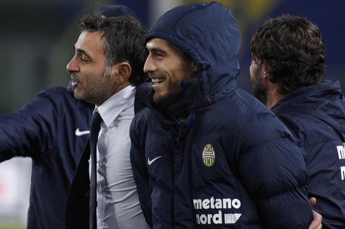 VERONA, ITALIA 29 NOVEMBRE 2017, STADIO MARC'ANTONIO BENTEGODI, IV° TURNO ELIMINATORIO DI TIM CUP 2017/2018, INCONTRO TRA LE SQUADRE DEL CHIEVO VERONA E DELL'HELLAS VERONA, NELLA FOTO: ESULTANZA MISTER PECCHIA E CACERES