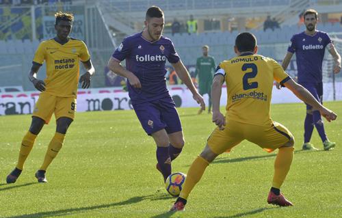 FIORENTINA-VERONA 28-01-18. JORDAN VERETOUT CONTRASTATO DA ROMULO  .SILPRESS